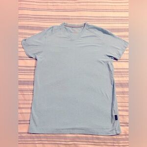 Kenneth Cole men’s v-neck shirt. Size S